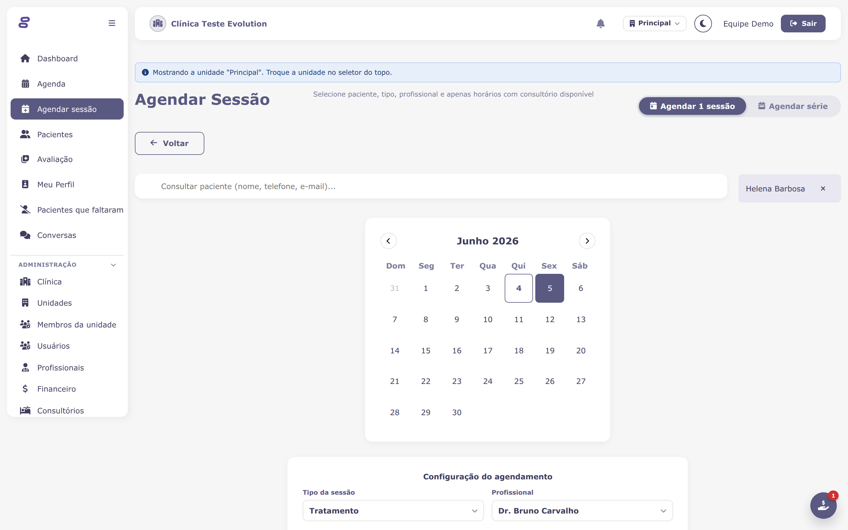 Tela de agendamento com busca de paciente e calendário do mês